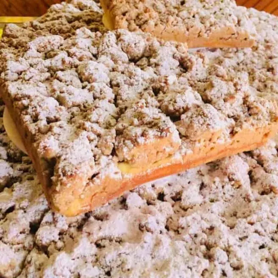 WORLD-FAMOUS CRUMB CAKE