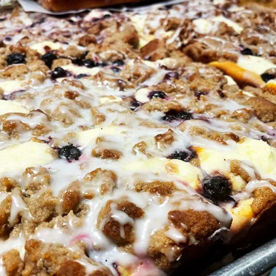 BLUEBERRY CRUMB CAKE